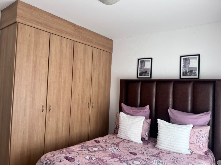 2 Bedroom Property for Sale in Waterval East North West